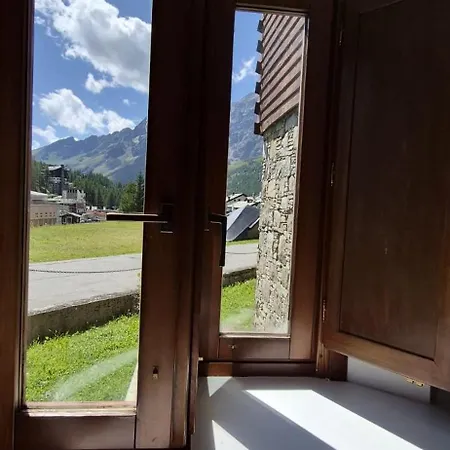Aura Snowy Peaks At The Foot Of The Matterhorn - Cerviniaholidays-com *